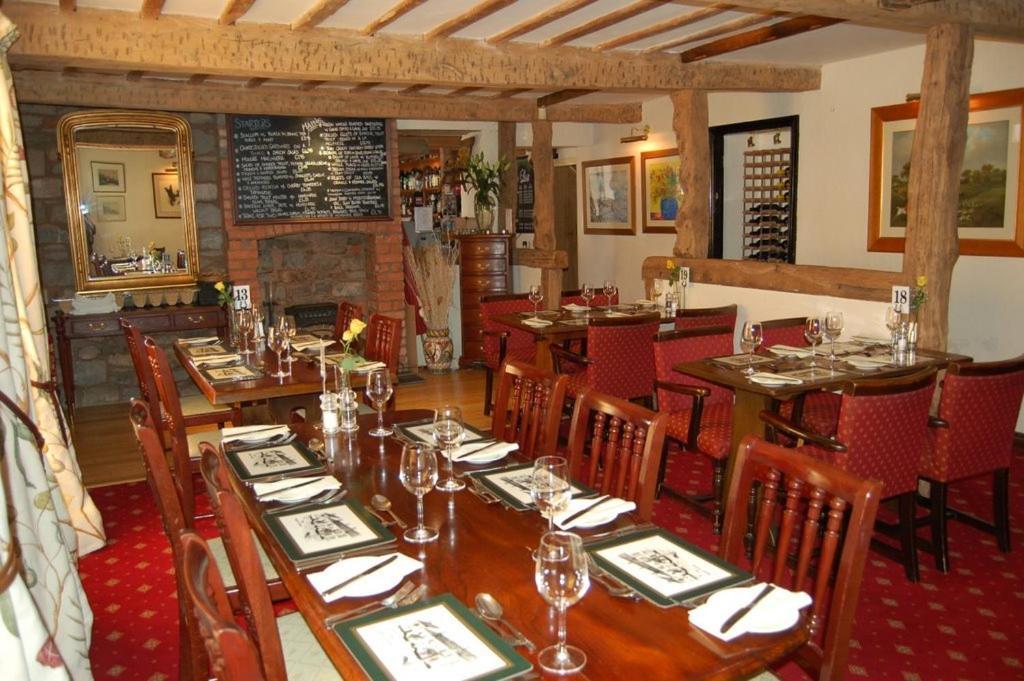 Отель The Hood Arms Kilve Экстерьер фото
