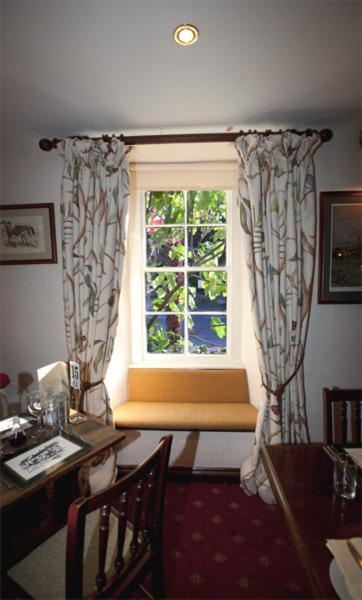 Отель The Hood Arms Kilve Экстерьер фото